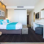 サリーニ 4*