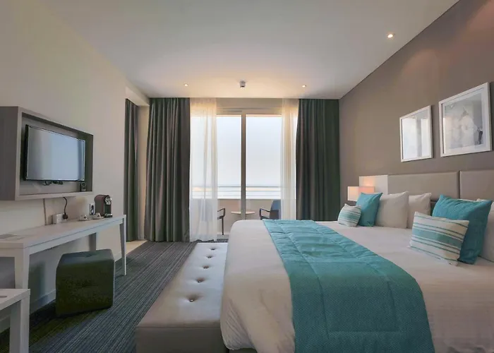 萨利尼度假酒店 4*