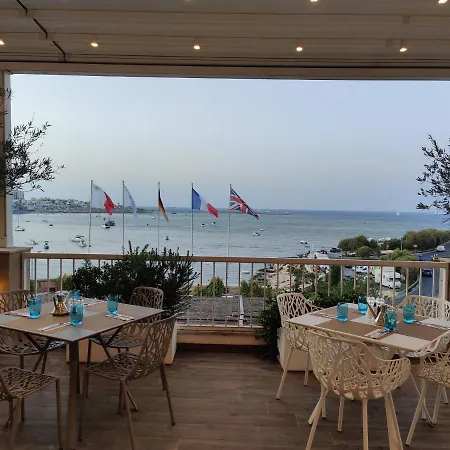 酒店 萨利尼度假酒店 4*